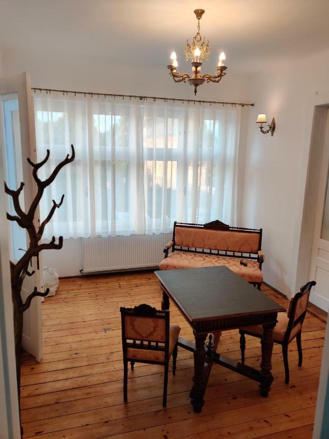 Vila ORIENT Hunedoara Extérieur photo
